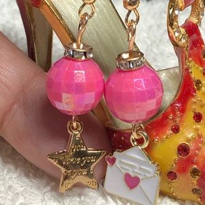 💕Cute mismatched pink I LOVE YOU earrings in gold accents, pretty/fun